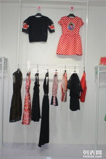 欧时力夏装品牌女装尾货批发及成都服装鞋帽箱包市场解析